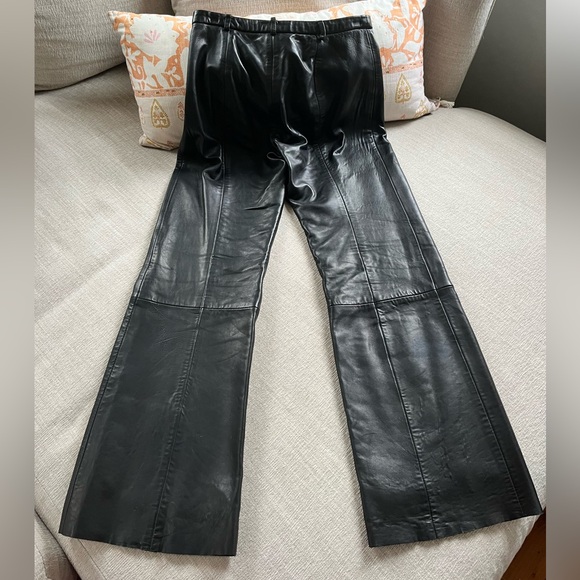 Vintage Y2K Banana Republic 100% Black Leather Flare Pants. Women's Size: 2. - Picture 4 of 14
